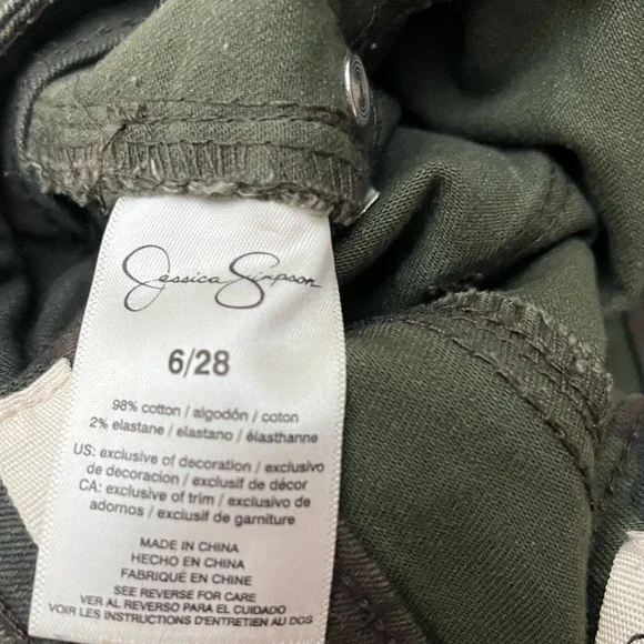 ⭐️3/$22⭐️ Jessica Simpson Kiss Me Skinny camo pants size 6/28 - Picture 3 of 5